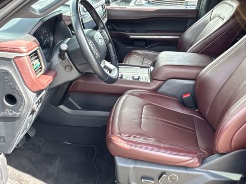 Used 2024 Ford Expedition Max Limited AWD/4WD image 9