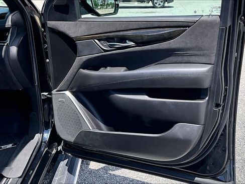 Used 2020 Cadillac Escalade Platinum RWD image 23