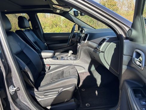 Used 2018 Jeep Grand Cherokee Altitude image 27