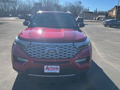 Used 2020 Ford Explorer Platinum w/ Premium Technology Package image 2