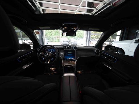 Used 2025 Mercedes-Benz GLC 43 AMG 4MATIC image 19