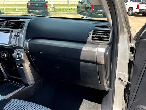 Used 2014 Toyota 4Runner SR5 image 35