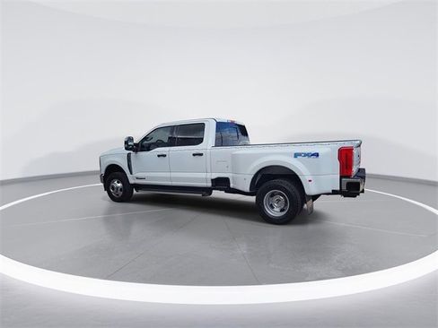 Used 2023 Ford F350 XLT image 7