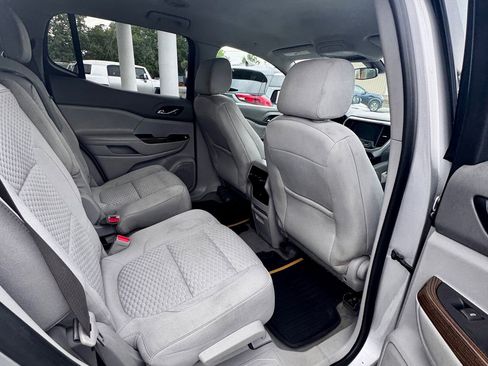 Used 2018 GMC Acadia SLE FWD image 11