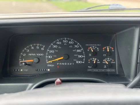 Used 1997 Chevrolet Tahoe 4WD w/ Preferred Equipment Group 3 image 21