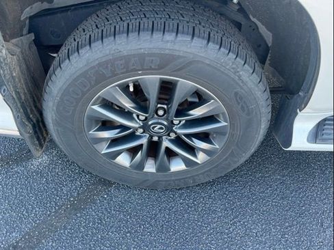 Used 2019 Lexus GX 460 Premium AWD/4WD image 14