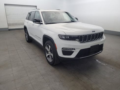 Used 2023 Jeep Grand Cherokee 4WD 4xe w/ Luxury Tech Group II image 13
