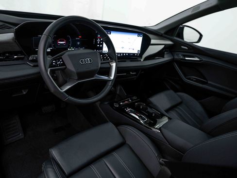 Used 2025 Audi Q6 e-tron Premium Plus w/ Premium Plus AWD/4WD image 9