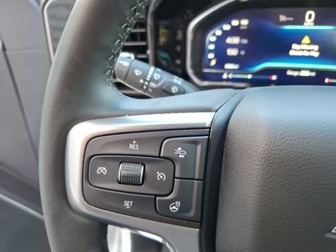 Used 2025 Chevrolet Silverado 1500 LT AWD/4WD image 18