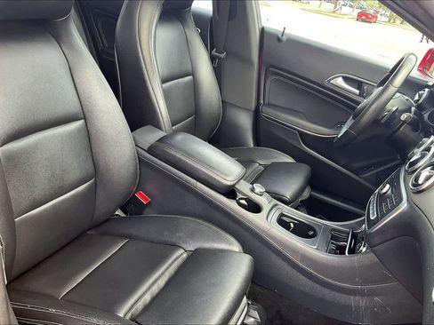 Used 2018 Mercedes-Benz CLA 250 image 11