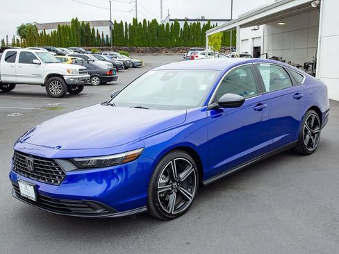 Used 2025 Honda Accord Sport image 6