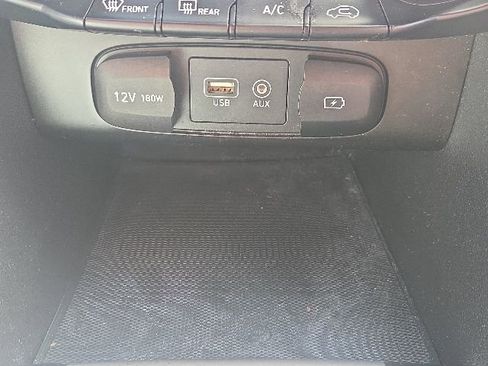Used 2019 Hyundai Veloster 2.0 FWD image 27