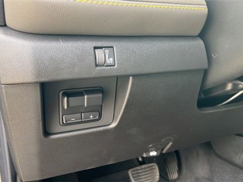 Used 2025 Chevrolet Colorado ZR2 w/ Technology Package image 23