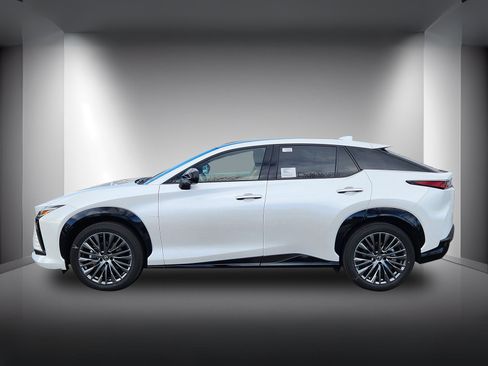 New 2026 Lexus RZ 450e RZ 450e Luxury image 2
