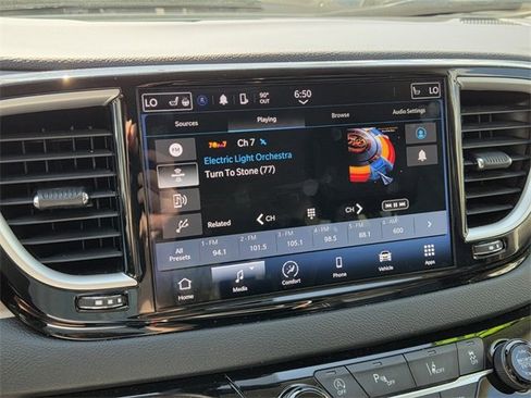 Certified 2023 Chrysler Pacifica Touring-L image 26