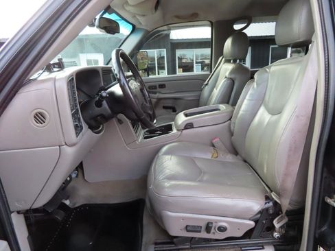 Used 2005 Chevrolet Silverado 2500 LT w/ Heavy-Duty Power Package image 29