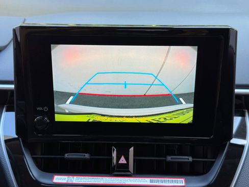 Used 2025 Toyota Corolla LE FWD image 25