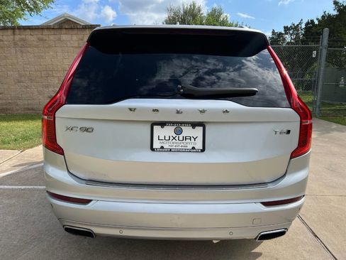 Used 2018 Volvo XC90 T6 Momentum w/ Convenience Package image 9