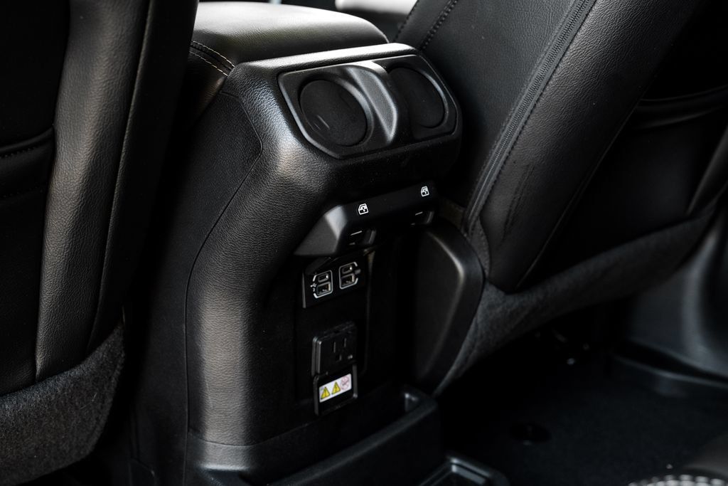 Used 2020 Jeep Wrangler Unlimited Sahara AWD/4WD image 44