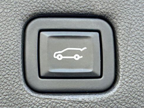 Used 2020 Chevrolet Blazer RS image 19