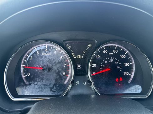 Used 2015 Nissan Versa SV FWD image 25