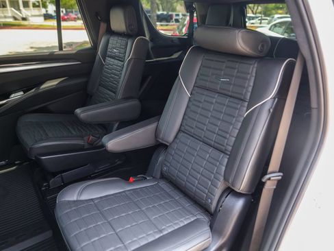 Used 2025 Cadillac Escalade V w/ LPO, ONYX Package AWD/4WD image 23