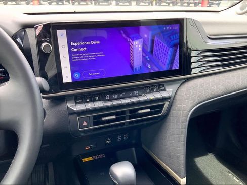 Used 2025 Toyota Camry XLE w/ Premium Package FWD image 7