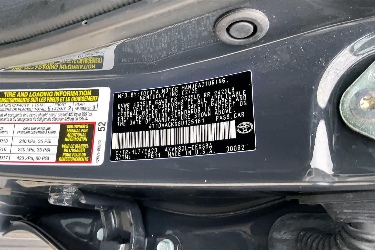 Used 2025 Toyota Camry SE FWD image 33
