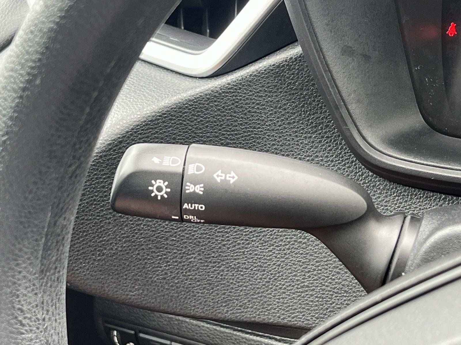 Used 2020 Toyota Corolla LE FWD image 24