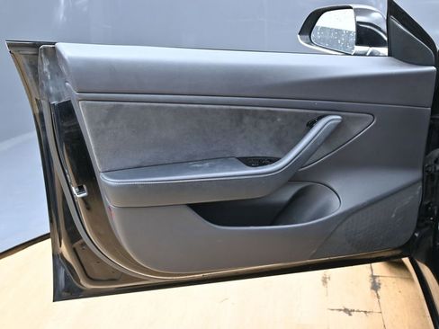 Used 2019 Tesla Model 3 Standard Range Plus image 42