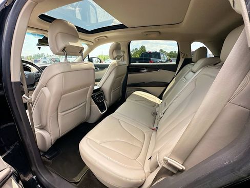 Used 2017 Lincoln MKX Reserve w/ Lincoln MKX Climate Package FWD image 4