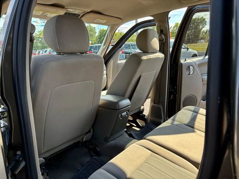 Used 2006 Jeep Liberty Limited image 17