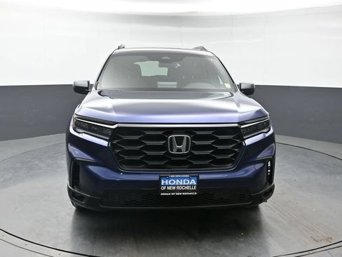 Used 2023 Honda Pilot Sport image 9