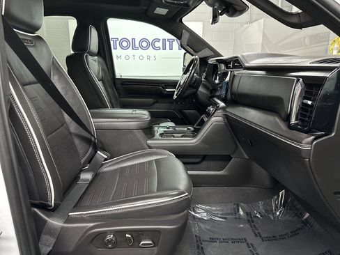 Used 2024 GMC Sierra 2500 AT4X image 22