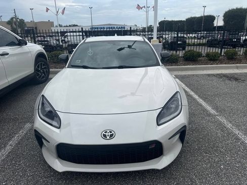 Used 2023 Toyota GR86 RWD image 1