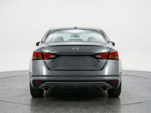 Used 2025 Nissan Altima 2.5 SV image 7