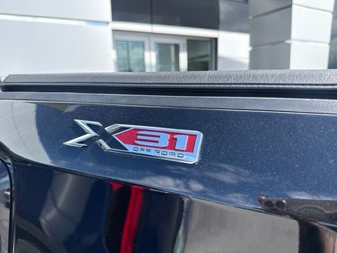Certified 2020 GMC Sierra 1500 Elevation w/ Elevation Value Package AWD/4WD image 12