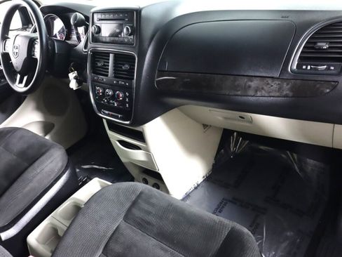 Used 2016 Dodge Grand Caravan SE w/ Quick Order Package 29E SE image 31