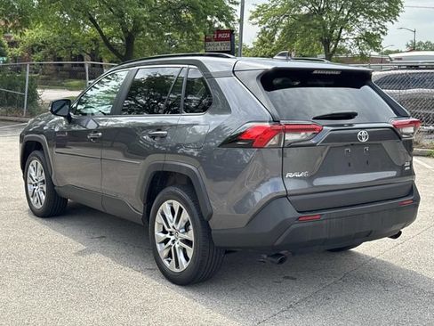 Used 2022 Toyota RAV4 XLE Premium AWD/4WD image 7