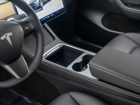 Used 2023 Tesla Model Y Long Range image 11