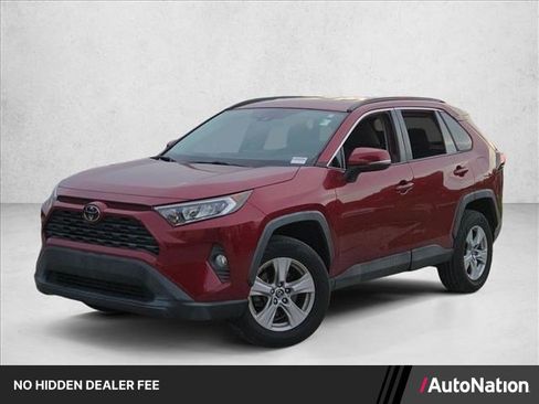 Used 2020 Toyota RAV4 XLE FWD image 1