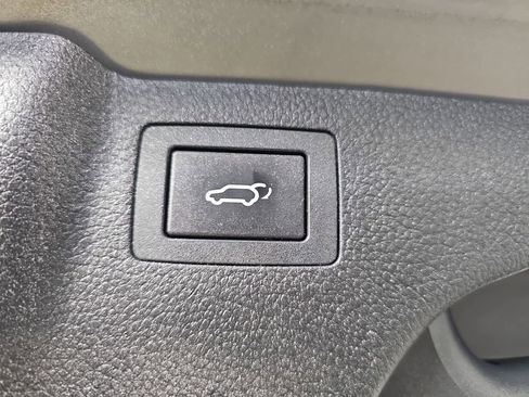 Used 2018 Hyundai Santa Fe Sport w/ 2.4L Tech Package 04 FWD image 15