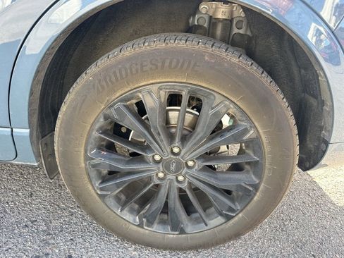 Used 2023 Ford Escape ST-Line Elite w/ Premium Technology Package image 32