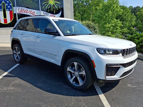 New 2026 Jeep Grand Cherokee Limited AWD/4WD image 2