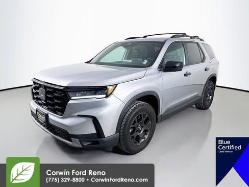 Used 2024 Honda Pilot TrailSport image 3