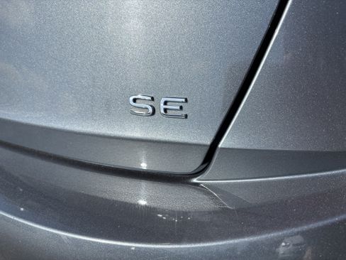 Used 2024 Volkswagen Jetta SE FWD image 13