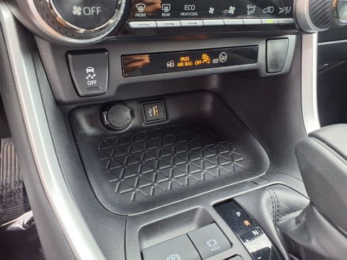 Certified 2024 Toyota RAV4 LE AWD/4WD image 23