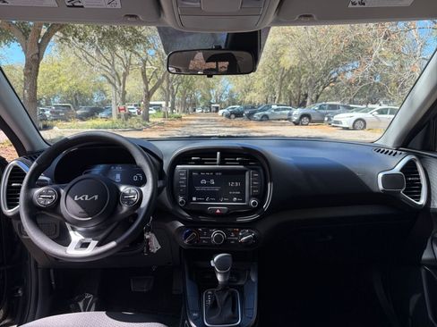 Used 2025 Kia Soul LX w/ LX Technology Package image 28