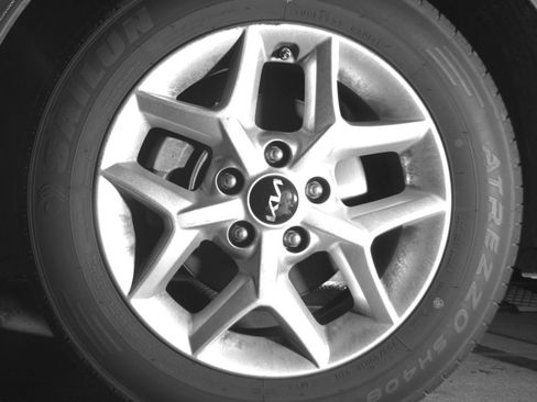 Used 2025 Kia Soul LX w/ LX Technology Package FWD image 15