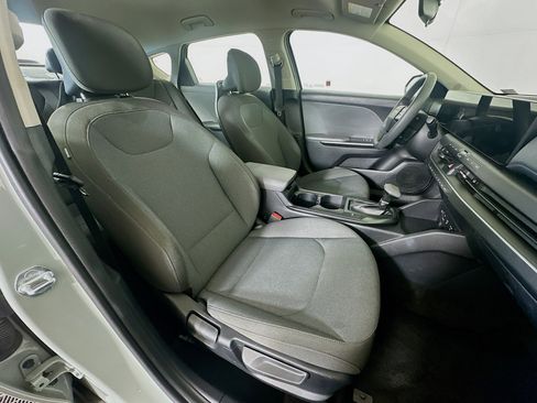 Used 2025 Kia K4 LXS image 30